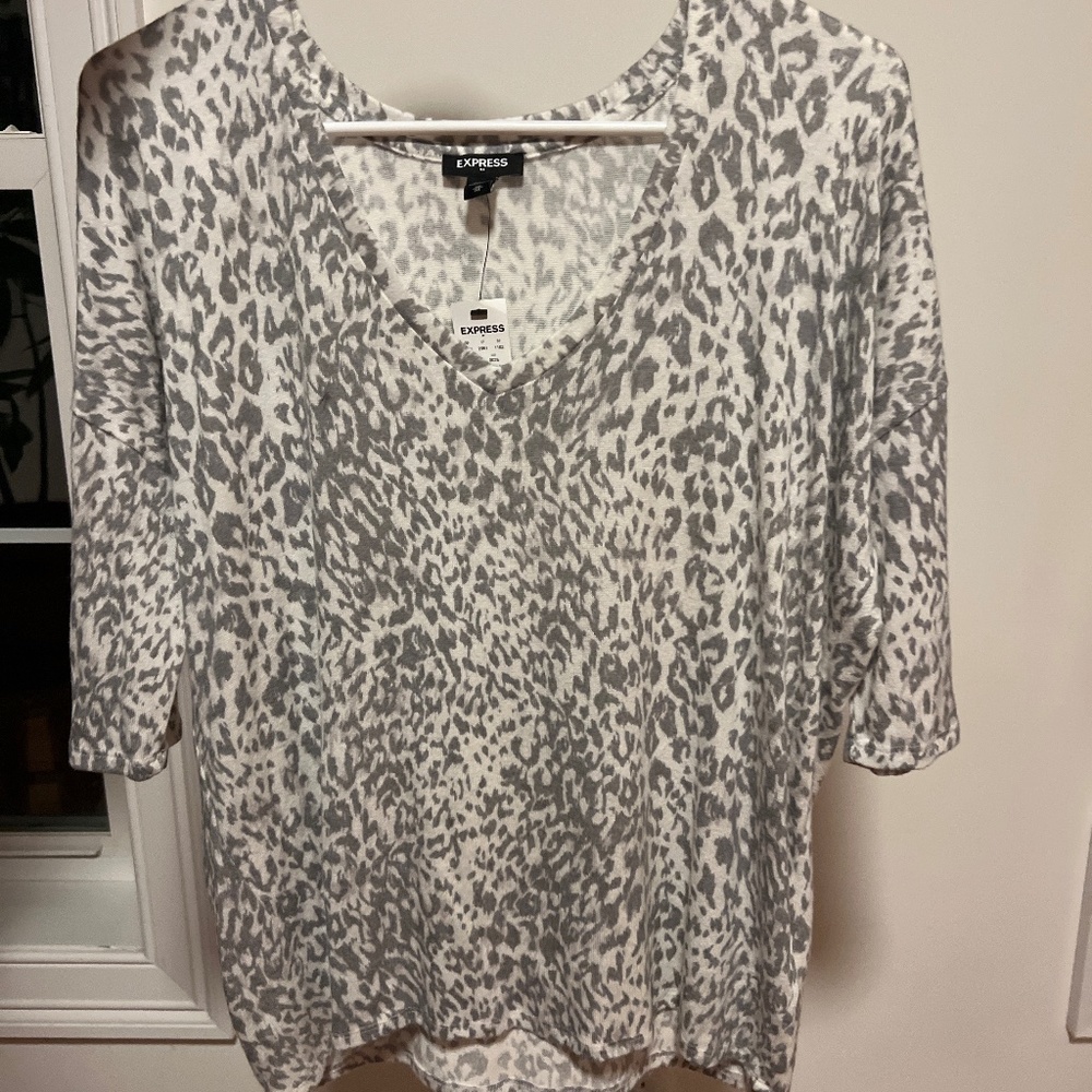 Grey leopard print top